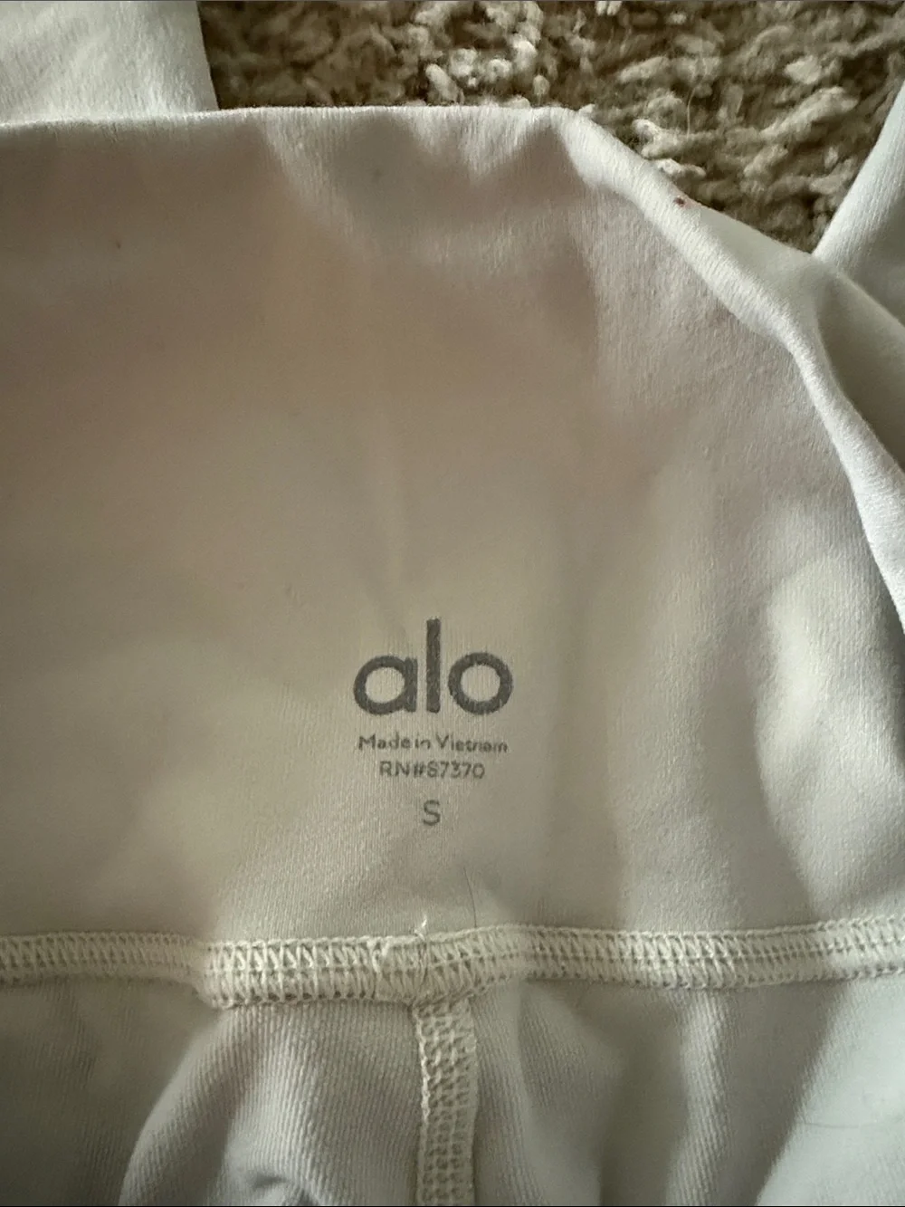 ALO Yoga soft white